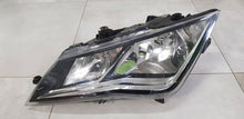 Load image into Gallery viewer, Frontscheinwerfer Seat Leon 5F1941005A Links Scheinwerfer Headlight SCH9630204575vo