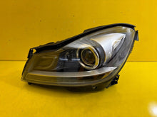 Laden Sie das Bild in den Galerie-Viewer, Frontscheinwerfer Mercedes-Benz W204 A2048204339 Xenon Links Headlight SCH9630690401rz