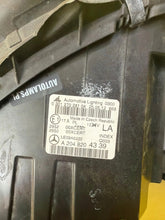 Laden Sie das Bild in den Galerie-Viewer, Frontscheinwerfer Mercedes-Benz W204 A2048204339 Xenon Links Headlight SCH9630690401rz