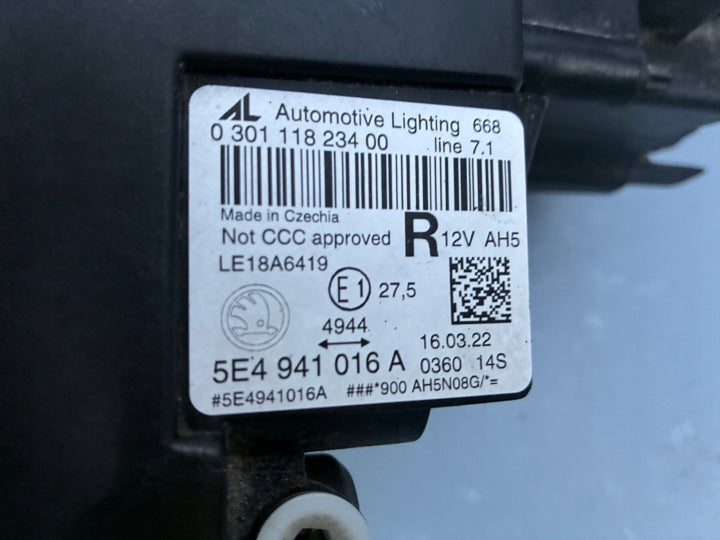 Frontscheinwerfer Skoda Octavia IV 5E4941016A Full LED Rechts Headlight SCH9638737377jt