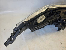 Laden Sie das Bild in den Galerie-Viewer, Frontscheinwerfer Peugeot 2008 I 9815405780 Links Scheinwerfer Headlight SCH9644414666sm