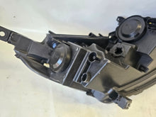 Laden Sie das Bild in den Galerie-Viewer, Frontscheinwerfer Peugeot 2008 I 9815405780 Links Scheinwerfer Headlight SCH9644414666sm