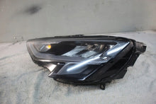 Laden Sie das Bild in den Galerie-Viewer, Frontscheinwerfer Audi A3 8Y0941011 Links Scheinwerfer Headlight SCH9649900683qr