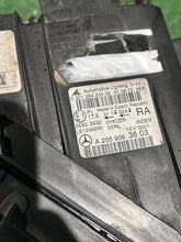 Laden Sie das Bild in den Galerie-Viewer, Frontscheinwerfer Mercedes-Benz W205 A2059063803 LED Rechts Headlight SCH9652285521kr