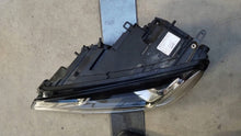 Load image into Gallery viewer, Frontscheinwerfer VW Touareg 7P1941033A Links Scheinwerfer Headlight SCH9653790748wt