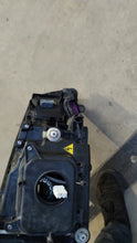 Load image into Gallery viewer, Frontscheinwerfer VW Touareg 7P1941033A Links Scheinwerfer Headlight SCH9653790748wt