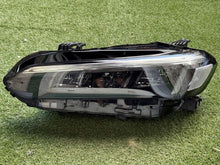 Laden Sie das Bild in den Galerie-Viewer, Frontscheinwerfer Honda Civic I 100-8F06E Links Scheinwerfer Headlight SCH9657673641fx