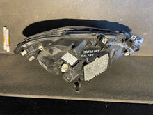 Laden Sie das Bild in den Galerie-Viewer, Frontscheinwerfer BMW 1 F21 F20 7214787-01 Links Scheinwerfer Headlight SCH9660408845te