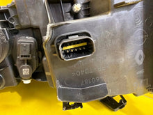 Load image into Gallery viewer, Frontscheinwerfer Nissan Interstar Master III 260609073R LED Links Headlight SCH9670666302ny