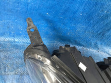 Laden Sie das Bild in den Galerie-Viewer, Frontscheinwerfer Opel Zafira Vivaro 9832836480 Rechts Scheinwerfer Headlight SCH9670799939sj