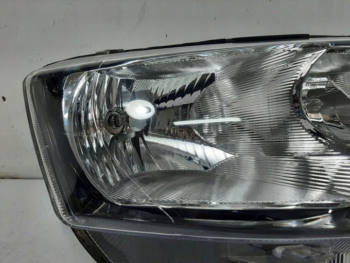 Frontscheinwerfer Skoda Rapid 20F131 Rechts Scheinwerfer Headlight SCH9682713159wd