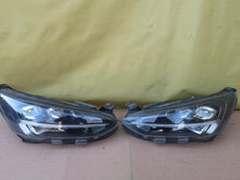 Load image into Gallery viewer, Frontscheinwerfer Ford Focus MX7B-13E015-EB MX7B-13E014-EB Ein Satz Headlight SCH9685872295ta