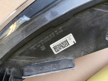 Load image into Gallery viewer, Frontscheinwerfer Ford Focus MX7B-13E015-EB MX7B-13E014-EB Ein Satz Headlight SCH9685872295ta