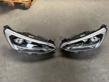 Laden Sie das Bild in den Galerie-Viewer, Frontscheinwerfer Ford Focus JX7B-13E015-AB Ein Satz Scheinwerfer Headlight SCH9696385624oy