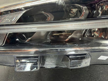Laden Sie das Bild in den Galerie-Viewer, Frontscheinwerfer Ford Focus JX7B-13E015-AB Ein Satz Scheinwerfer Headlight SCH9696385624oy