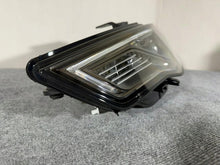 Laden Sie das Bild in den Galerie-Viewer, Frontscheinwerfer Audi A3 8V0941033 Links Scheinwerfer Headlight SCH9728159330gv