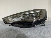 Laden Sie das Bild in den Galerie-Viewer, Frontscheinwerfer Audi A3 8V0941033 Links Scheinwerfer Headlight SCH9728159330gv