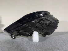 Laden Sie das Bild in den Galerie-Viewer, Frontscheinwerfer Audi A3 8V0941033 Links Scheinwerfer Headlight SCH9728159330gv
