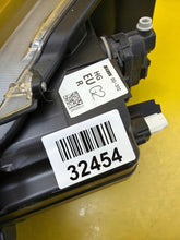 Load image into Gallery viewer, Frontscheinwerfer Toyota Yaris Cross 0D-312 LED Rechts Scheinwerfer Headlight SCH9733331588ql