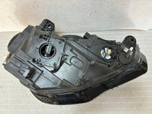 Laden Sie das Bild in den Galerie-Viewer, Frontscheinwerfer Audi A3 8V0941005 Xenon Links Scheinwerfer Headlight SCH9750407595mf