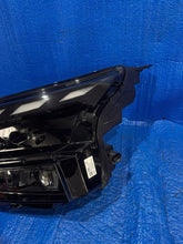 Laden Sie das Bild in den Galerie-Viewer, Frontscheinwerfer Skoda 5LB941035A Links Scheinwerfer Headlight SCH9753951592hm