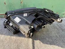 Load image into Gallery viewer, Frontscheinwerfer Mercedes-Benz W213 A2139069608 LED Rechts Headlight SCH9759518396lp