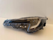 Laden Sie das Bild in den Galerie-Viewer, Frontscheinwerfer Toyota Corolla 81150-02X10 LED Links Scheinwerfer Headlight SCH9759717499qv