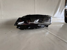 Laden Sie das Bild in den Galerie-Viewer, Frontscheinwerfer Renault 260602461R LED Links Scheinwerfer Headlight SCH9762887828xm