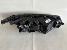Laden Sie das Bild in den Galerie-Viewer, Frontscheinwerfer Renault 260602461R LED Links Scheinwerfer Headlight SCH9762887828xm