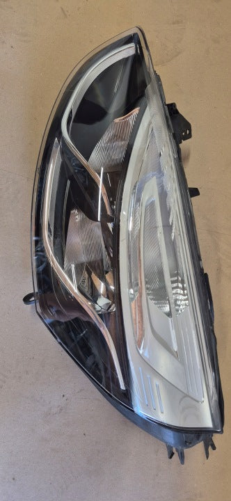 Frontscheinwerfer Renault Clio IV 260600373R Links Scheinwerfer Headlight SCH9768271419ka