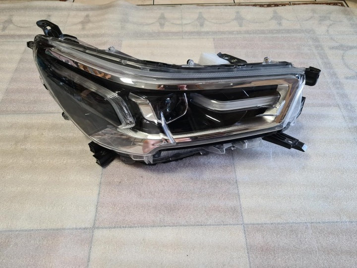 Frontscheinwerfer Toyota Hilux 811100KP41 Rechts Scheinwerfer Headlight SCH9770681454fk