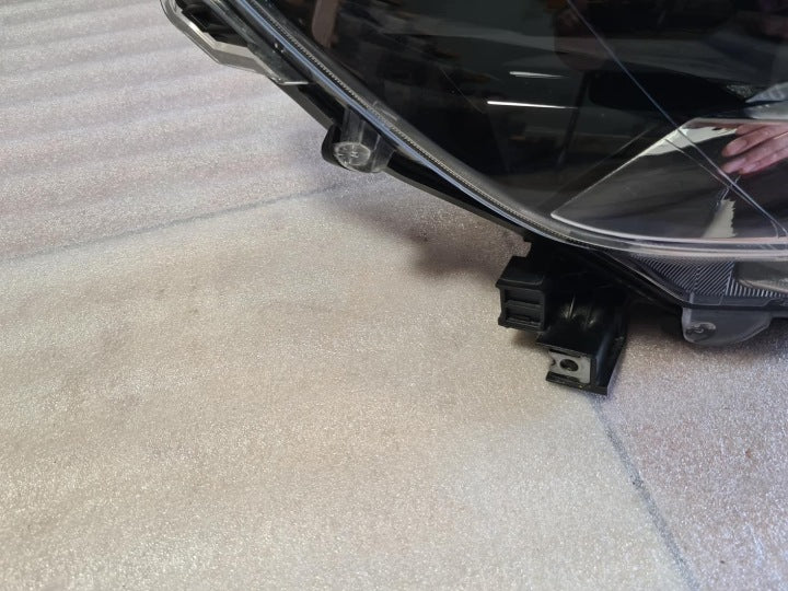 Frontscheinwerfer Toyota Hilux 811100KP41 Rechts Scheinwerfer Headlight SCH9770681454fk