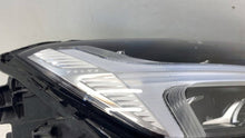 Load image into Gallery viewer, Frontscheinwerfer Volvo Xc60 II 32342517 Rechts Scheinwerfer Headlight SCH9770693178ha