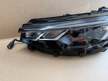 Laden Sie das Bild in den Galerie-Viewer, Frontscheinwerfer VW Passat 3J0941005 Links Scheinwerfer Headlight SCH9770768121nx