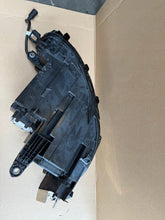 Laden Sie das Bild in den Galerie-Viewer, Frontscheinwerfer VW Passat 3J0941005 Links Scheinwerfer Headlight SCH9770768121nx