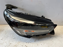 Laden Sie das Bild in den Galerie-Viewer, Frontscheinwerfer Opel Corsa F 9829522580 Rechts Scheinwerfer Headlight SCH9790152079bi