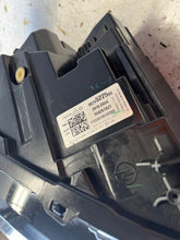 Laden Sie das Bild in den Galerie-Viewer, Frontscheinwerfer Opel Corsa F 9829522580 Rechts Scheinwerfer Headlight SCH9790152079bi