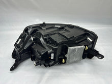 Laden Sie das Bild in den Galerie-Viewer, Frontscheinwerfer VW T7 S741-13E016-AF Rechts Scheinwerfer Headlight SCH9793178611nj