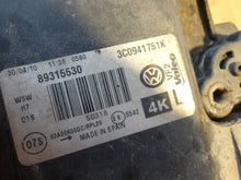Load image into Gallery viewer, Frontscheinwerfer VW Passat 89315530 Links Scheinwerfer Headlight SCH9797338004mo