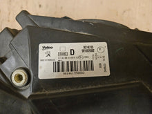 Laden Sie das Bild in den Galerie-Viewer, Frontscheinwerfer Peugeot Partner Rifter 90146195 Rechts Scheinwerfer Headlight SCH9800372053va