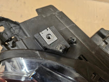 Laden Sie das Bild in den Galerie-Viewer, Frontscheinwerfer Peugeot Partner Rifter 90146195 Rechts Scheinwerfer Headlight SCH9800372053va