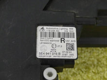 Laden Sie das Bild in den Galerie-Viewer, Frontscheinwerfer Skoda Octavia I 5E4941016B Rechts Scheinwerfer Headlight SCH9803117342oc