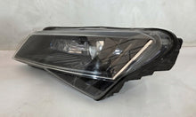 Laden Sie das Bild in den Galerie-Viewer, Frontscheinwerfer Skoda Superb III 3V1941015B Xenon Links Scheinwerfer Headlight SCH9809221268ro