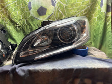 Laden Sie das Bild in den Galerie-Viewer, Frontscheinwerfer Volvo S60 V60 31420108 Xenon Ein Satz Scheinwerfer Headlight SCH9819295826aw