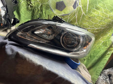 Laden Sie das Bild in den Galerie-Viewer, Frontscheinwerfer Volvo S60 V60 31420108 Xenon Ein Satz Scheinwerfer Headlight SCH9819295826aw