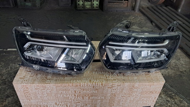 Frontscheinwerfer Dacia Duster 260101613R Ein Satz Scheinwerfer Headlight SCH9823698062ul