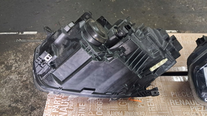 Frontscheinwerfer Dacia Duster 260101613R Ein Satz Scheinwerfer Headlight SCH9823698062ul