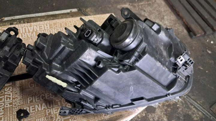 Frontscheinwerfer Dacia Duster 260101613R Ein Satz Scheinwerfer Headlight SCH9823698062ul
