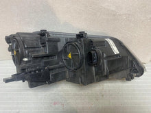 Laden Sie das Bild in den Galerie-Viewer, Frontscheinwerfer Seat Alhambra 7N5941751 Xenon Links Scheinwerfer Headlight SCH9825013001hd