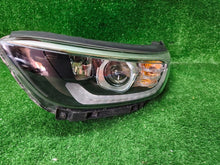 Laden Sie das Bild in den Galerie-Viewer, Frontscheinwerfer Kia Stonic CSC29778 Links Scheinwerfer Headlight SCH9836705790je